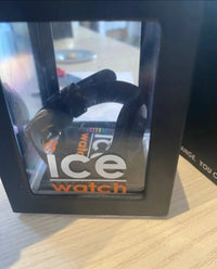 Reloj Negro para Mujer con Correa de Silicona