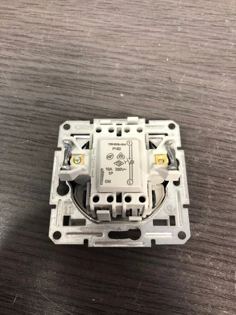 Mando empotrable blanco