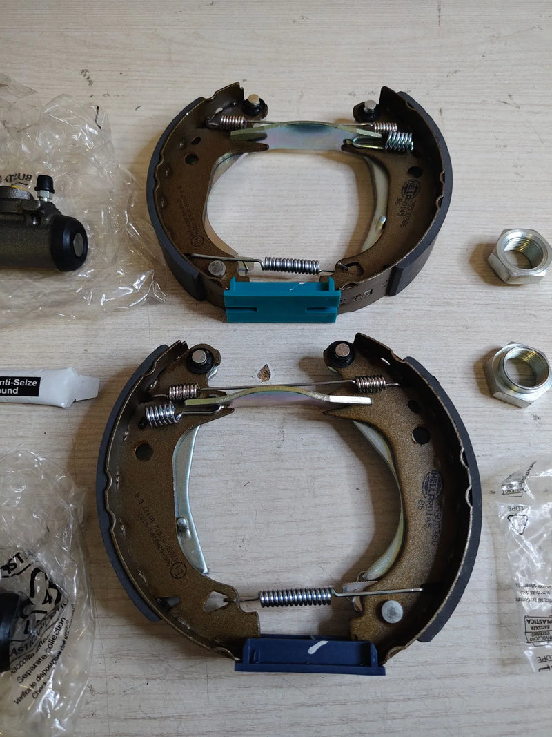 Zapatas de freno 8DB 355 003-661 - HELLA