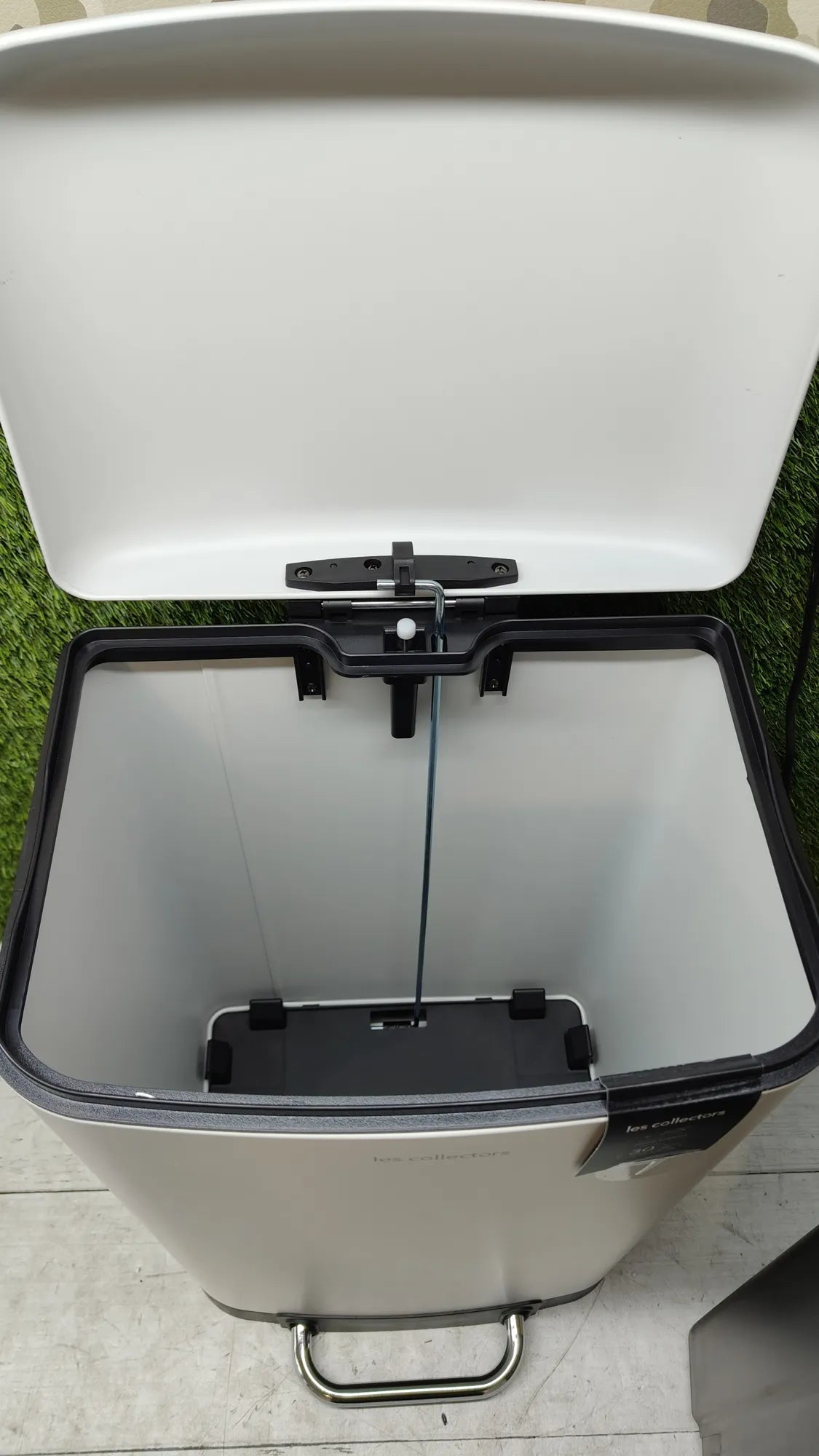 Cubo de basura de cocina a pedal