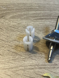 Juego de bisagras para tapa de inodoro Ideal Standard