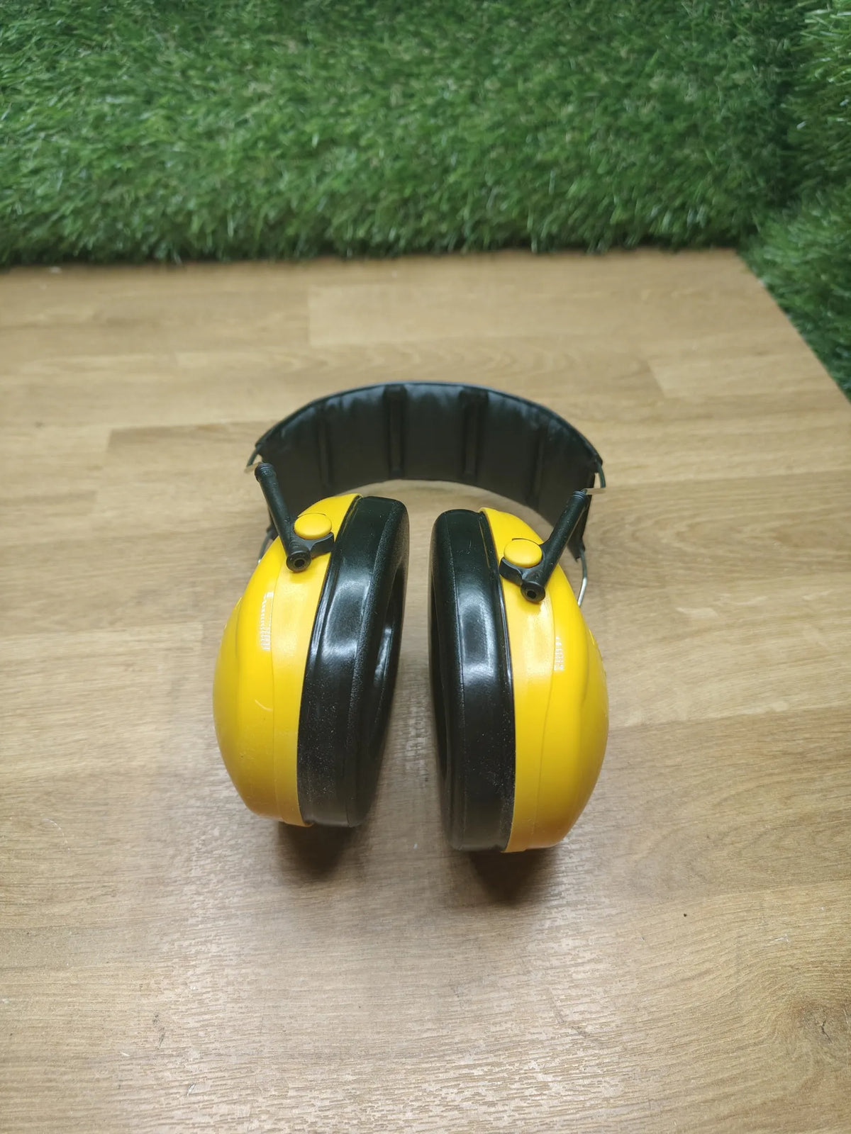 Orejeras de casco amarillas 3M