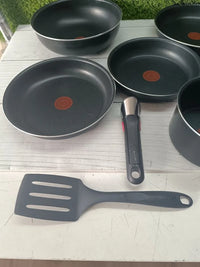 Juego de 3 Sartenes 22/24/26 cm + 2 Cazos 16/18 cm