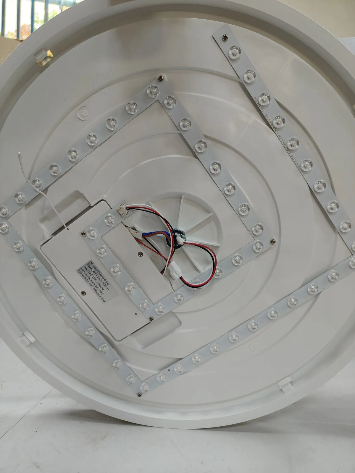Ventilador de techo con luz - Cecotec