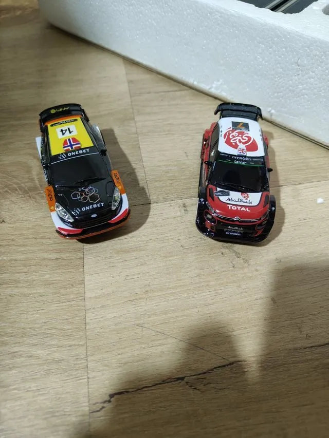 Circuito de Slot con Dos Coches incluidos, mandos