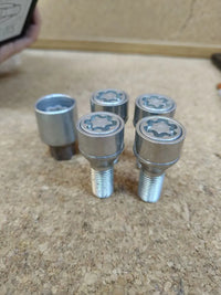 Tornillos seguridad ruedas coches