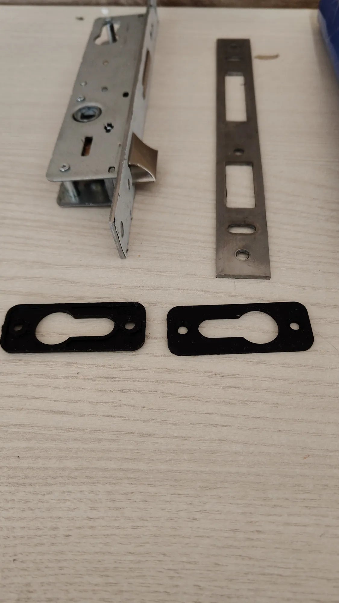 CERRADURA TESA 2210-38 AI SIN CILINDRO