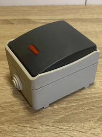 Pulsador con Indicador Luminoso LED