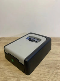 Caja de almacenamiento para llaves Amazon Basics