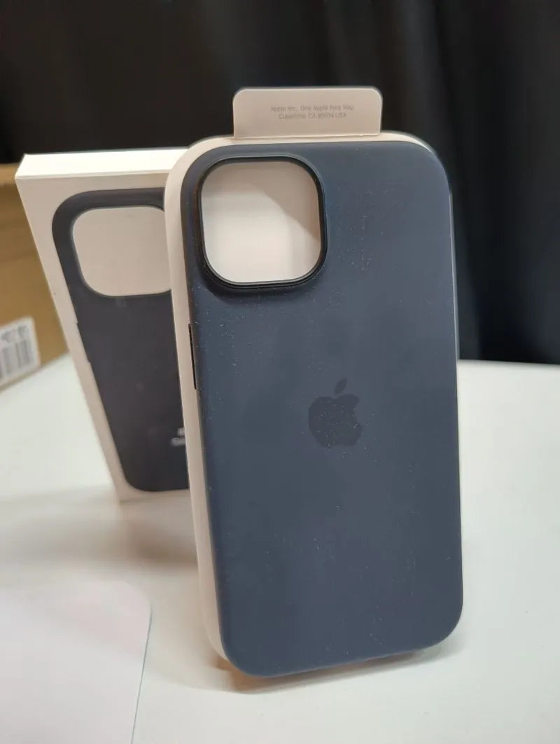 Funda de iPhone 15 negro