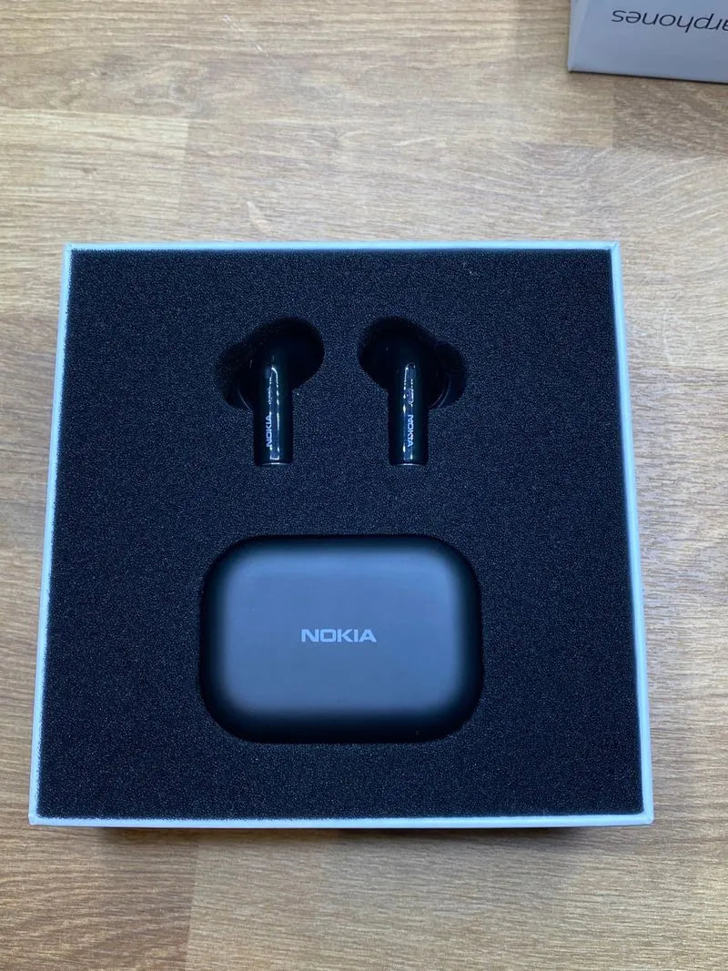 Auriculares y Estuche portátil Nokia