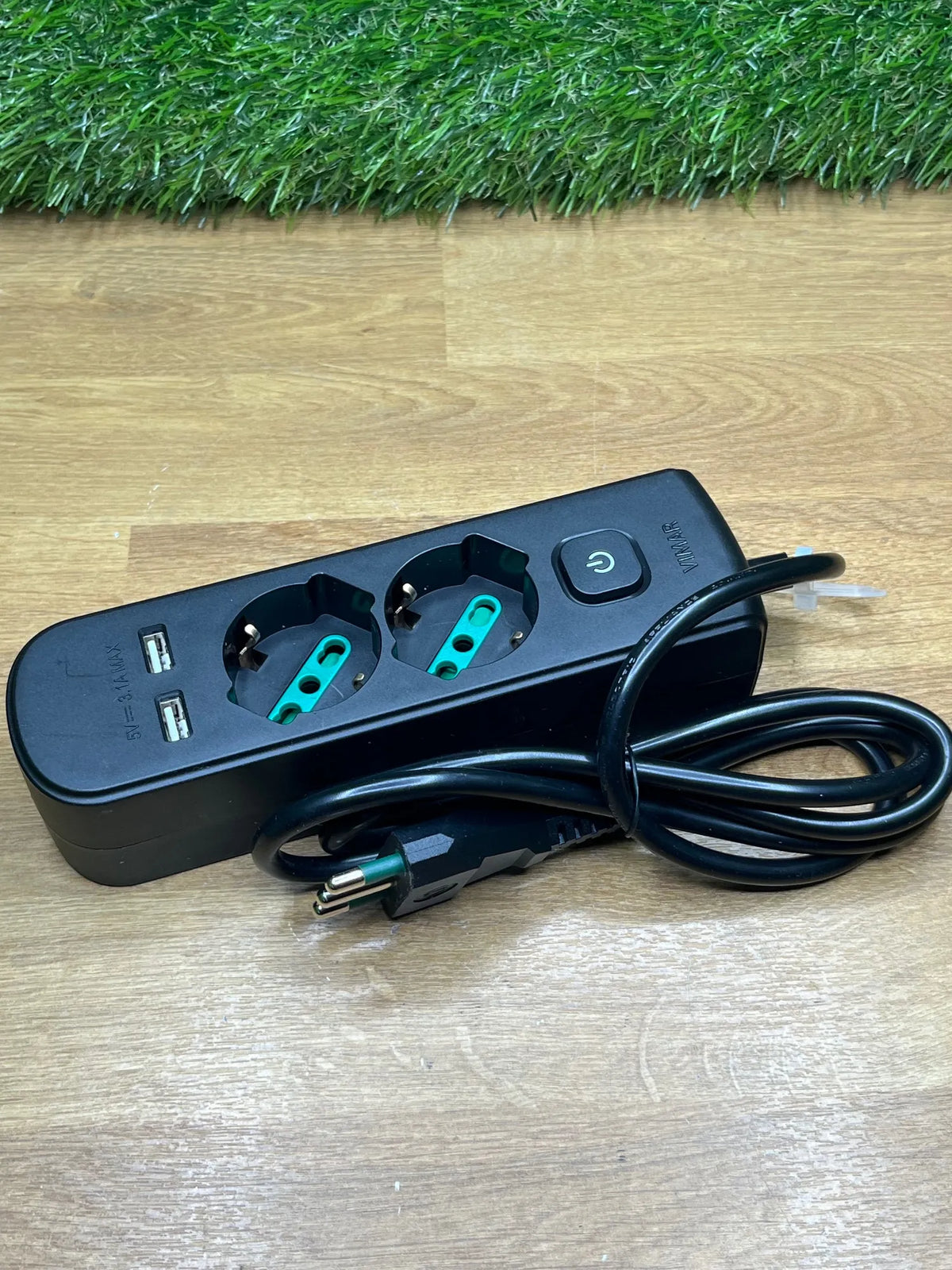 Enchufe múltiple con Interruptor y Cable Vimar