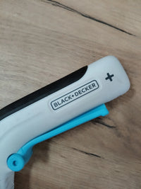 Tijeras 3,6v, Gatillo extralargo - BLACK+DECKER