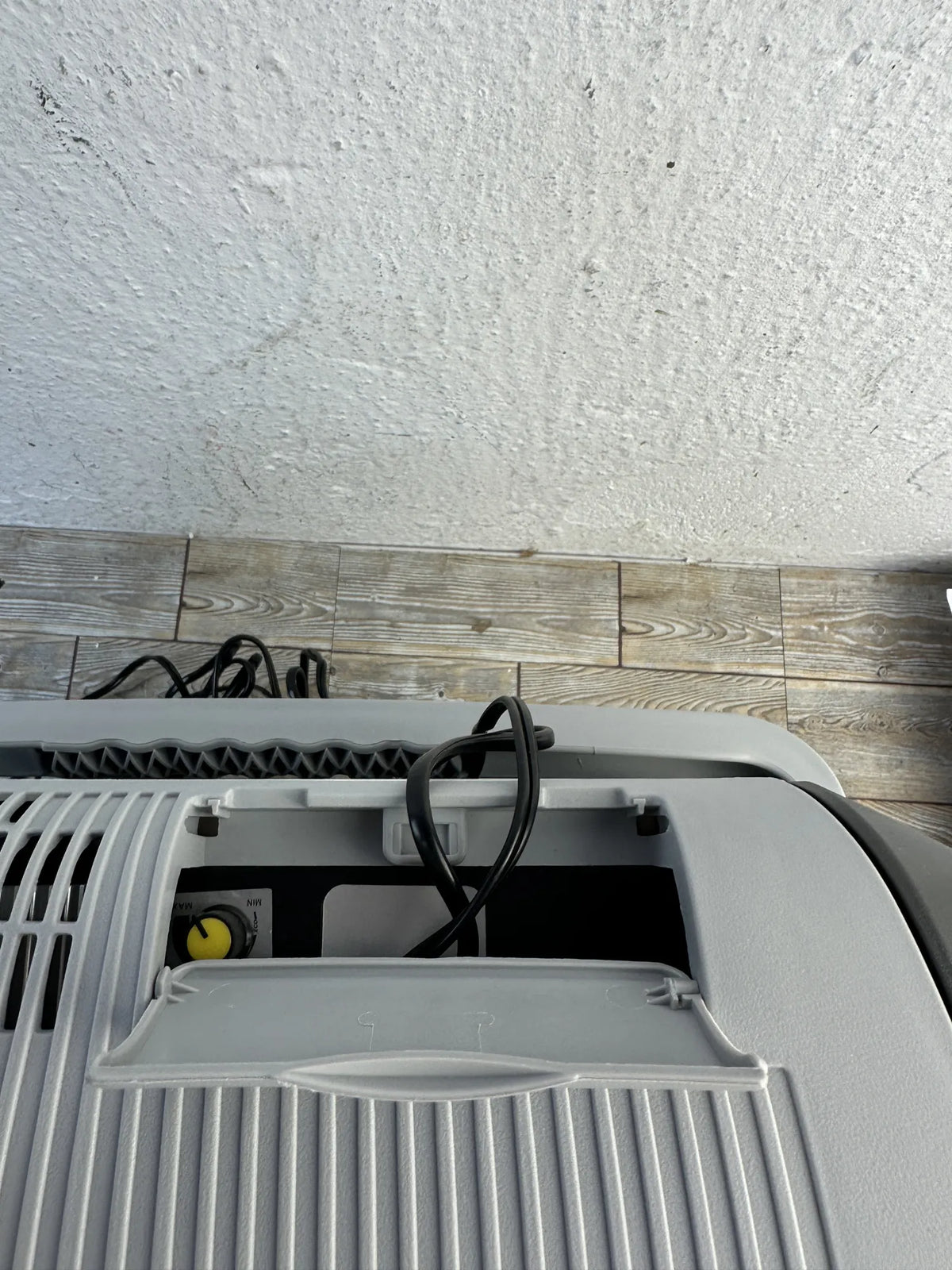 Nevera termoeléctrica AEG