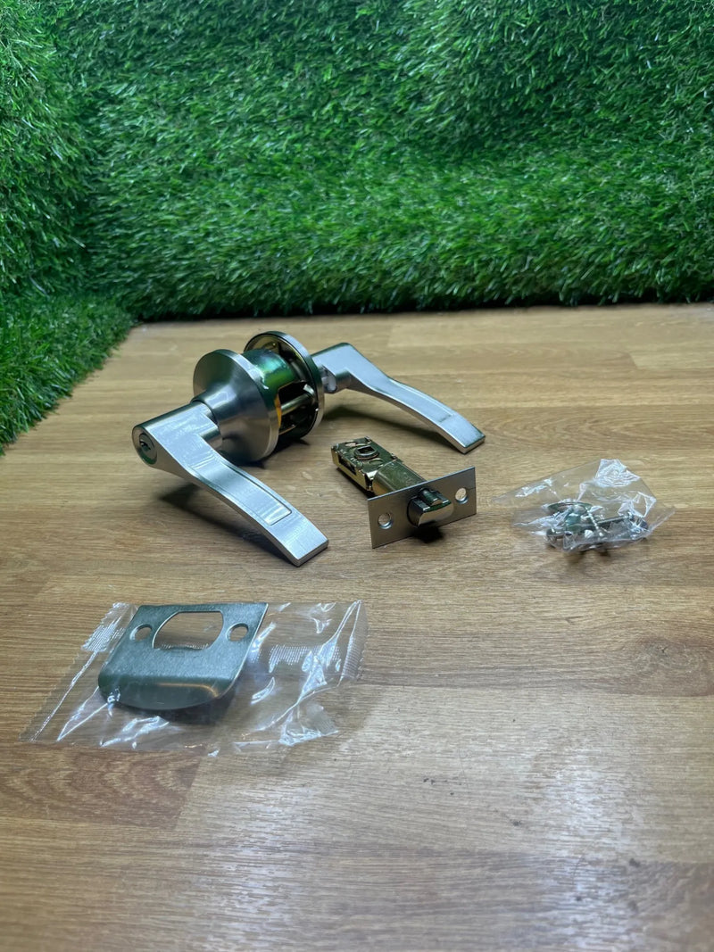 Juego de manillas con picaporte para puerta de madera mod. 710 Amig