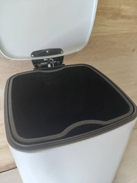 Cubo de Basura con Pedal 30 Litros - AMIG