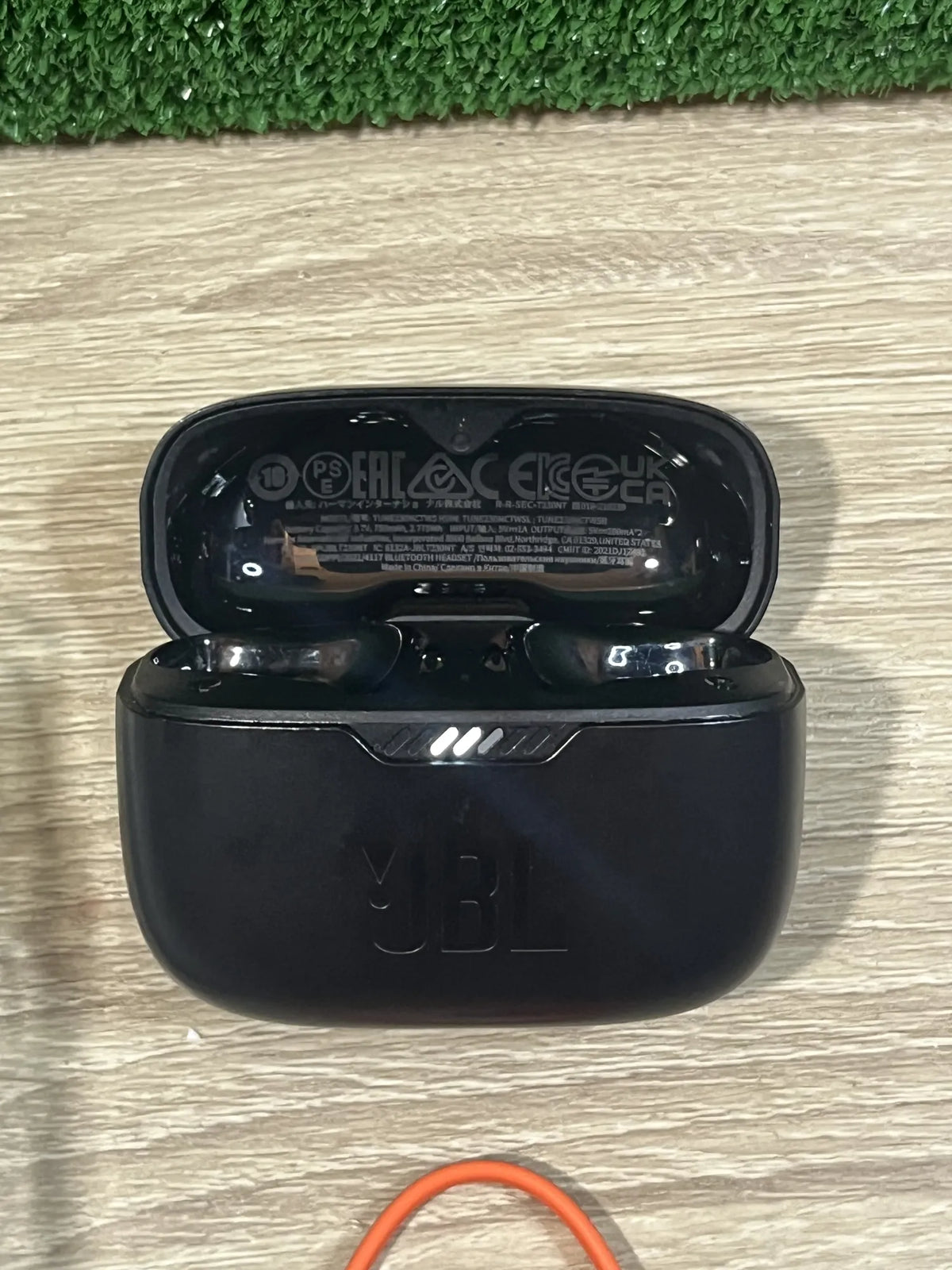 Auriculares inalámbricos JBL Tune 130 NC TWS
