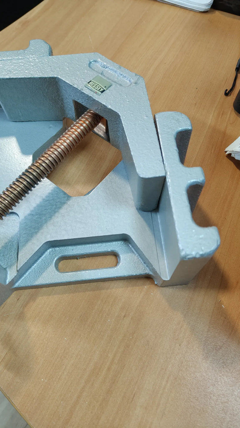 Abrazadera angular, 90 grados