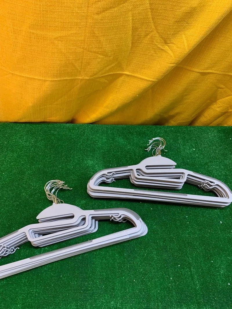 Perchas de Plástico 20