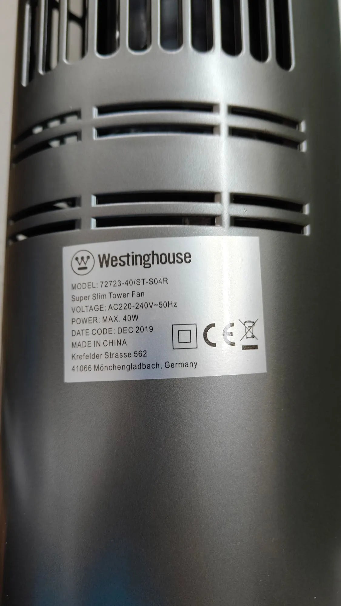 Ventilador de torre, 13 cm de diámetro y altura máxima de 120 cm