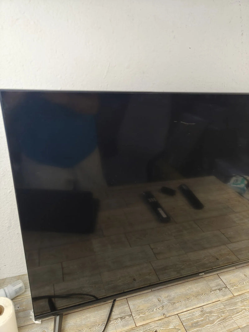 Televisión Smart TV 40" - TCL