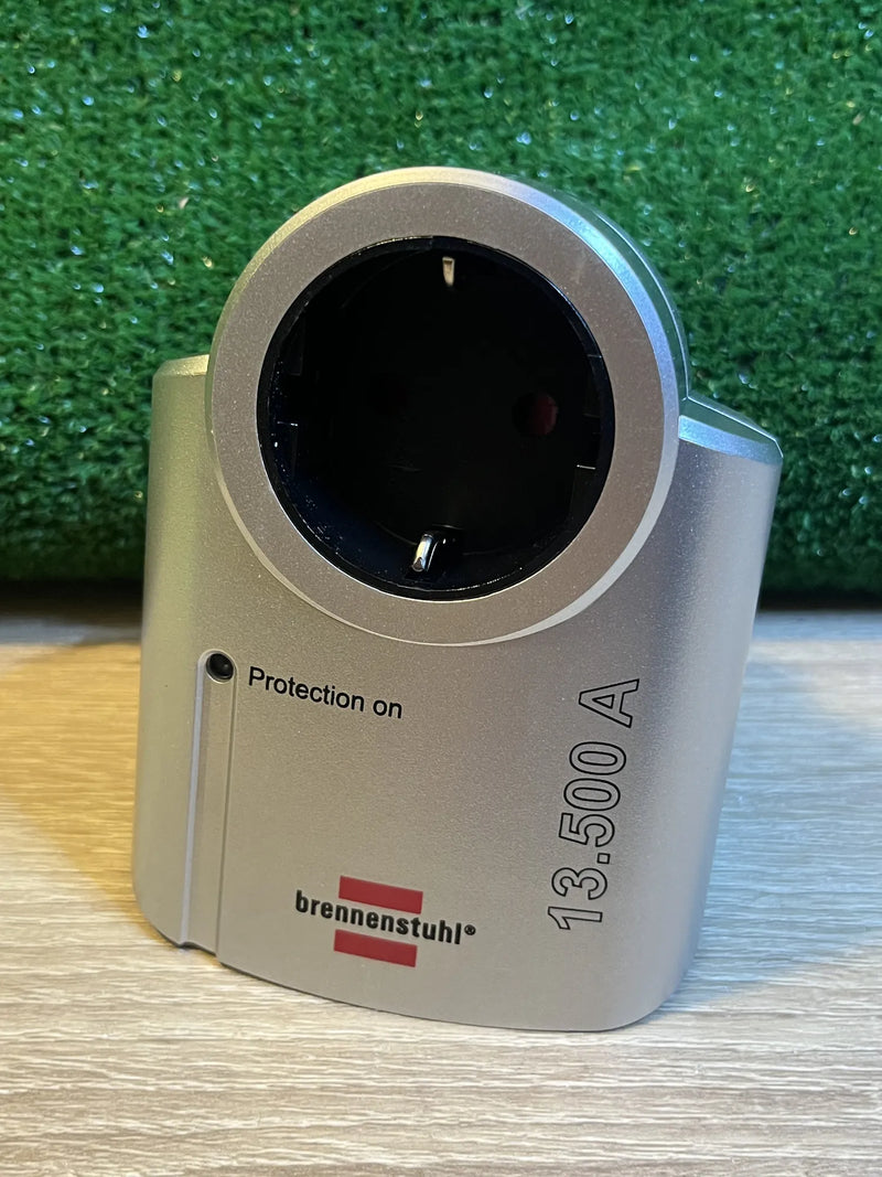 Adaptador enchufe con protección Brennenstuhl