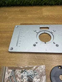 Placa de aluminio para mesa con 4 anillos y tornillos