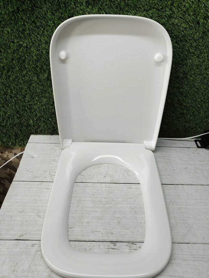Asiento con tapa de inodoro - Ideal standard
