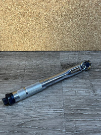 Llave de trinquete dinamométrica Amazon Basics