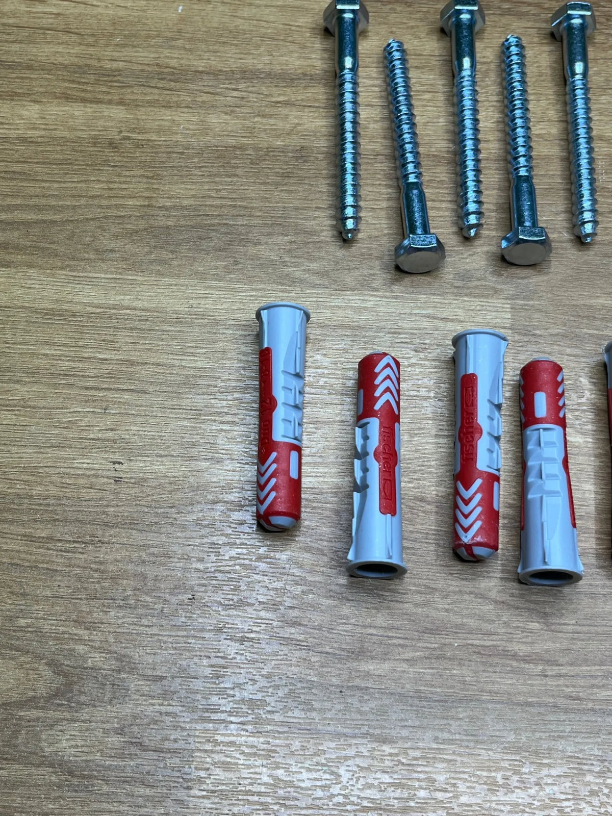 Tacos y tornillos para pared universales fischer