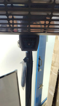 Calefactor halógeno de pie o pared para exterior con 2000 W