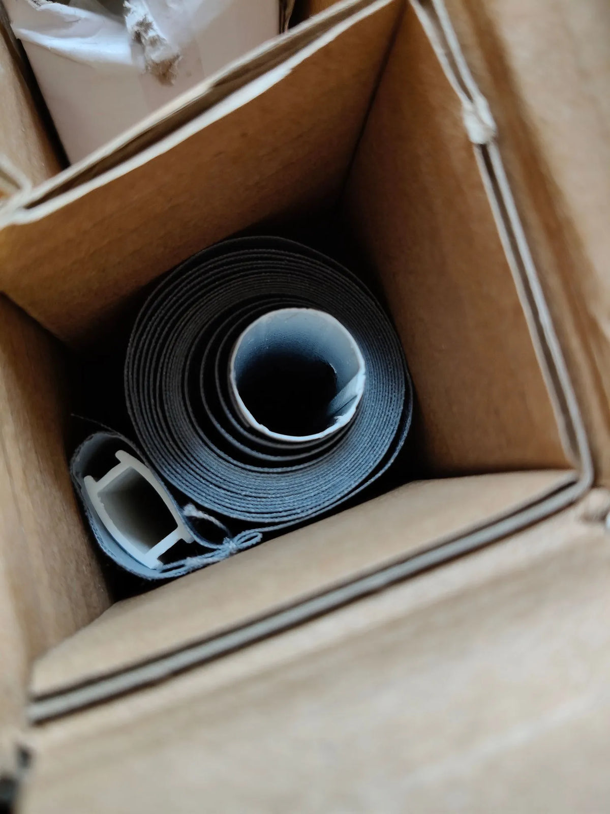 Estor opaco 96 x 150 - AMAZON BASICS