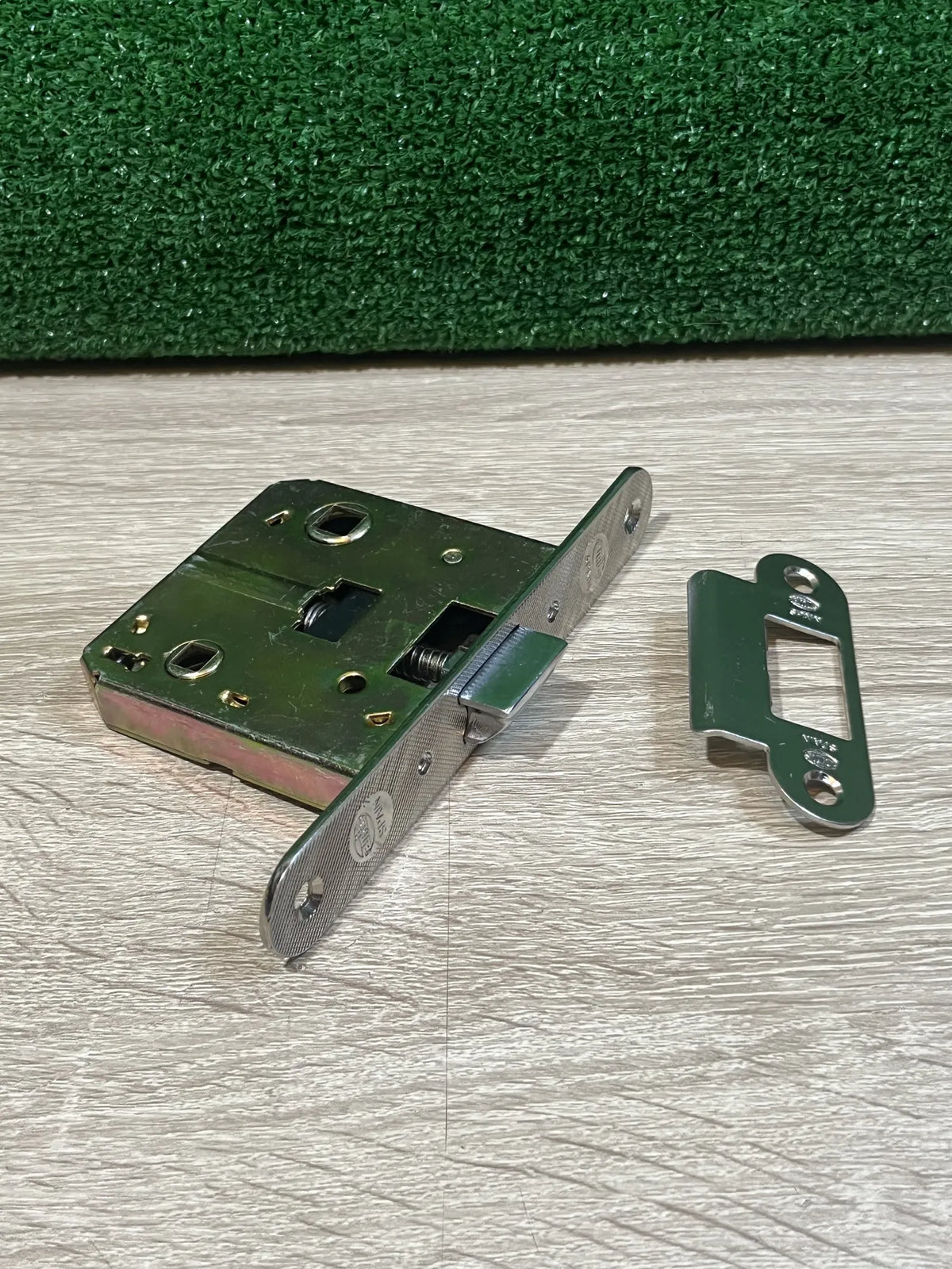 Picaporte Unificado para Puertas de Madera Amig