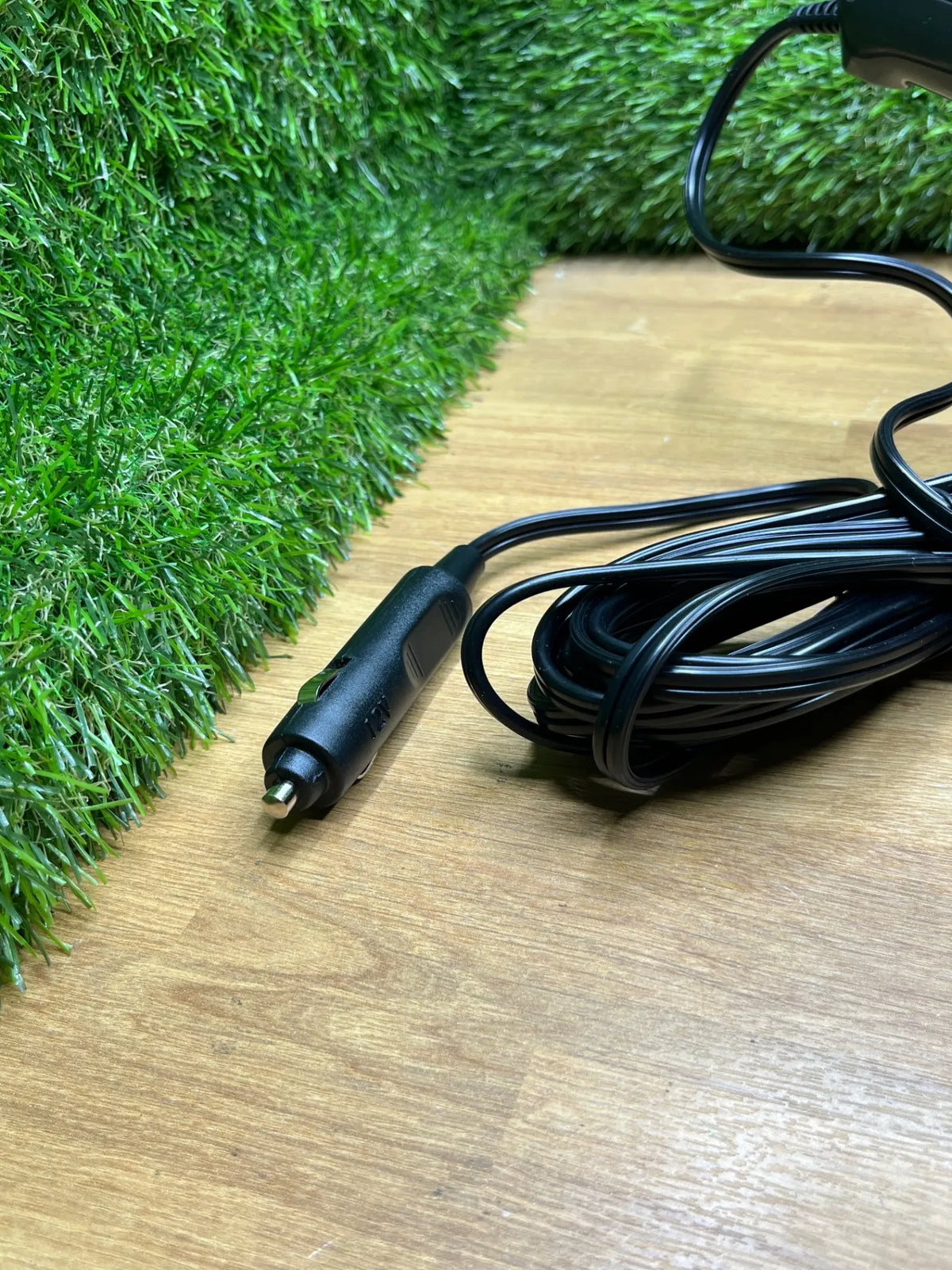 Aspiradora de Mano para Coche con Cable de 12V Black+Decker