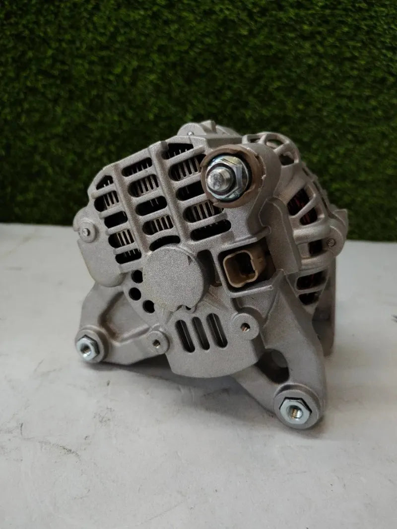 HELLA 8EL 011 710-621 Alternador - 14V - 110A
