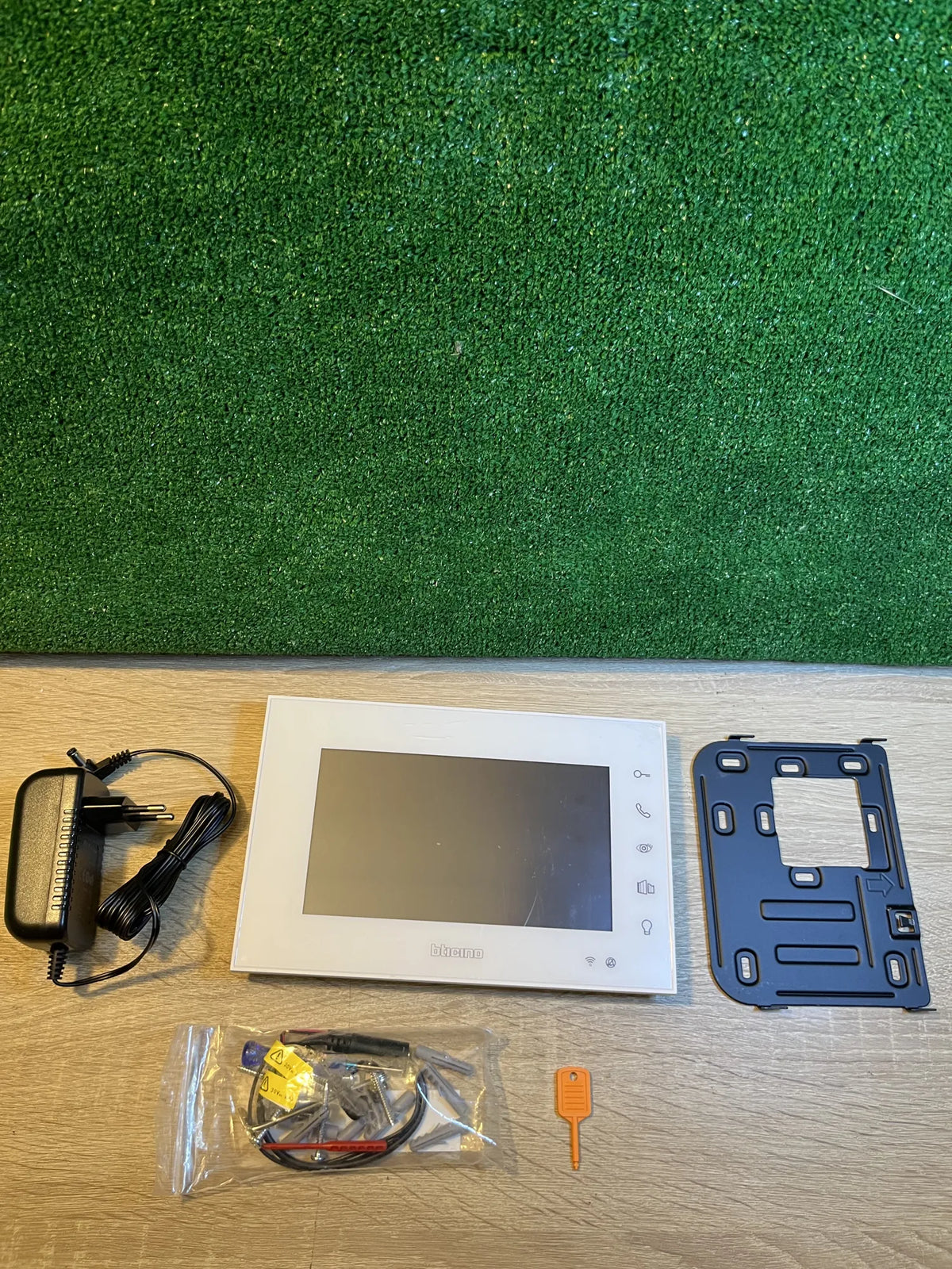 Videoportero WiFi Con Monitor Interno Bticino