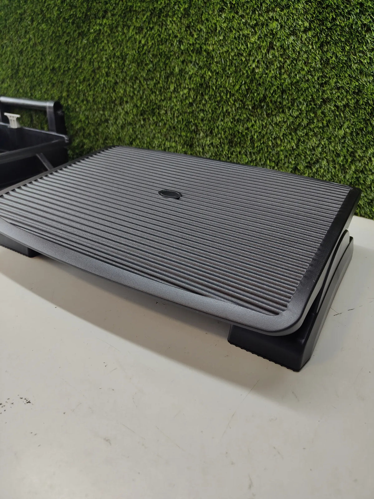 Reposapiés ergonómico para oficina o hogar - Mount it