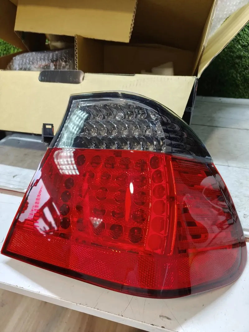 Eagle Eyes LED Faros Traseros Set en Rojo Negro