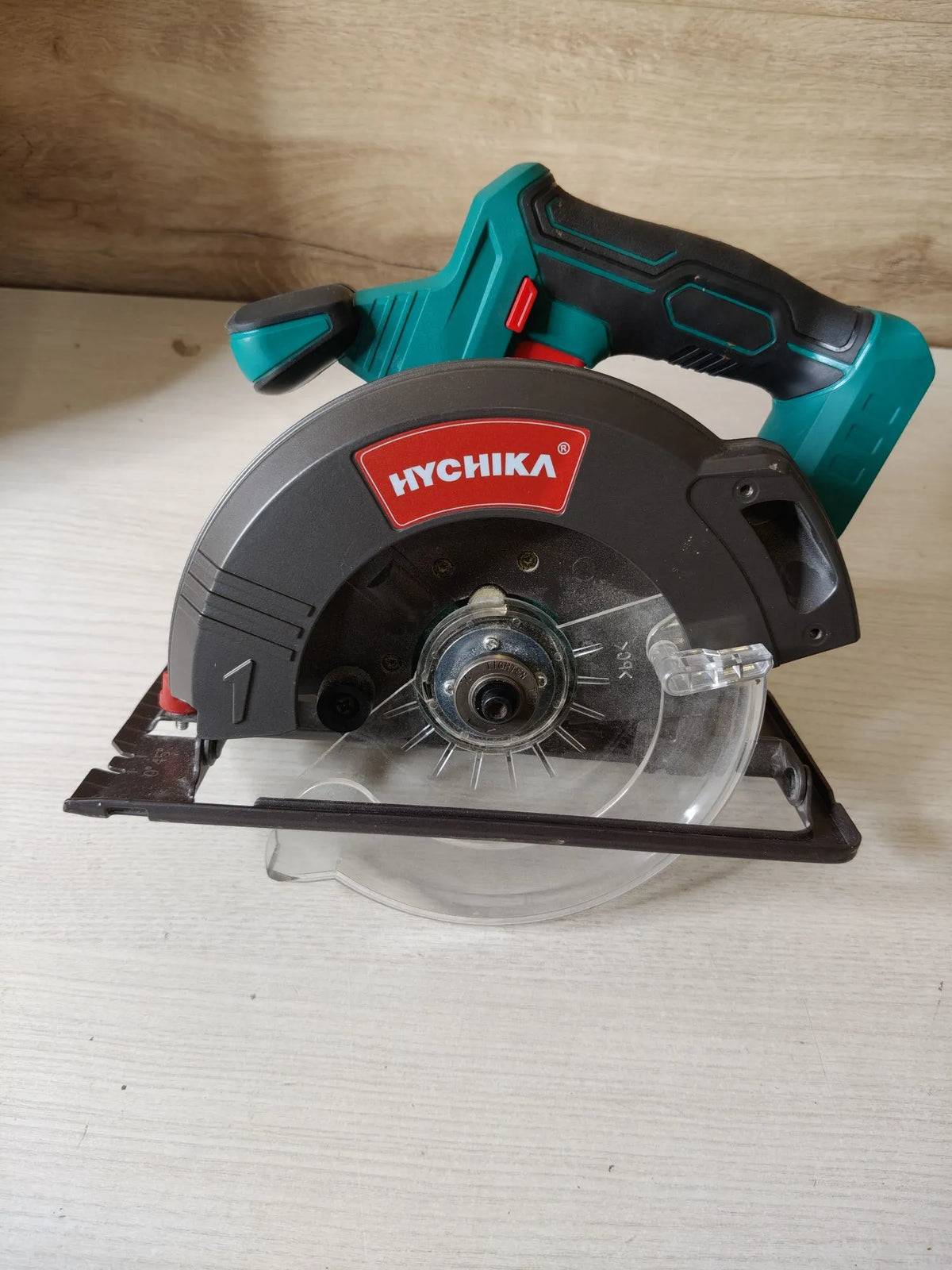Sierra circular inalámbrica - HYCHIKA