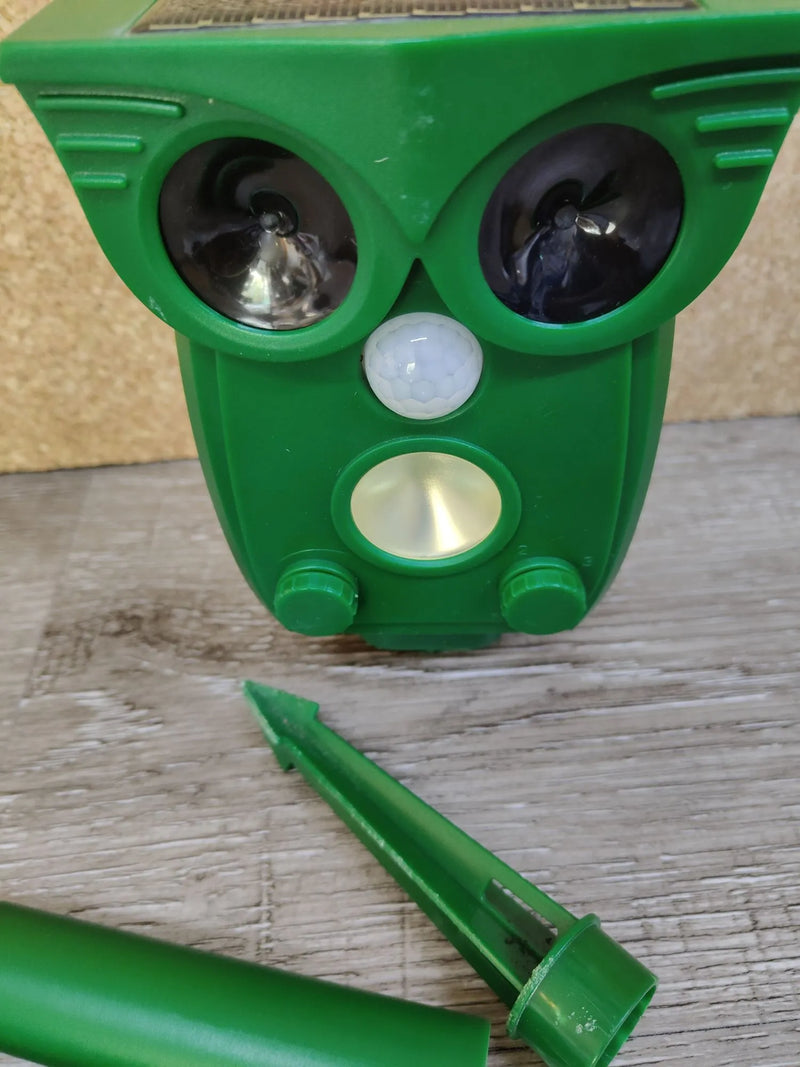 Ahuyentador de pájaros ultrasonidos solar