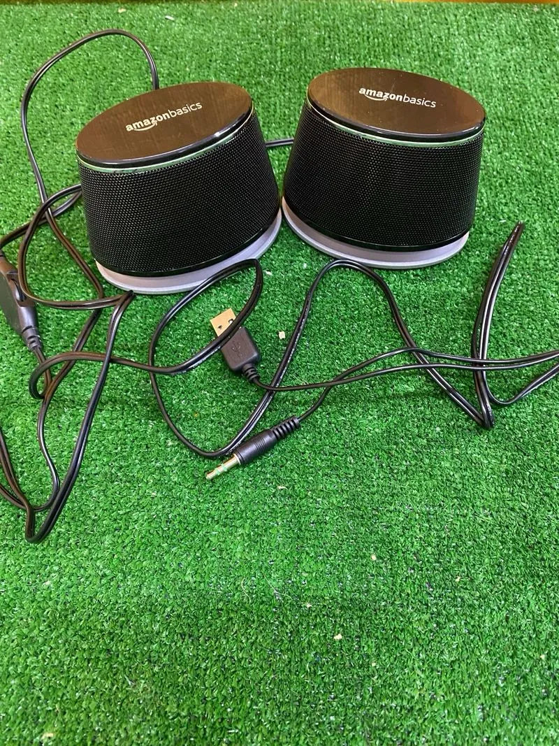 Amazon Basics - Altavoces para ordenador