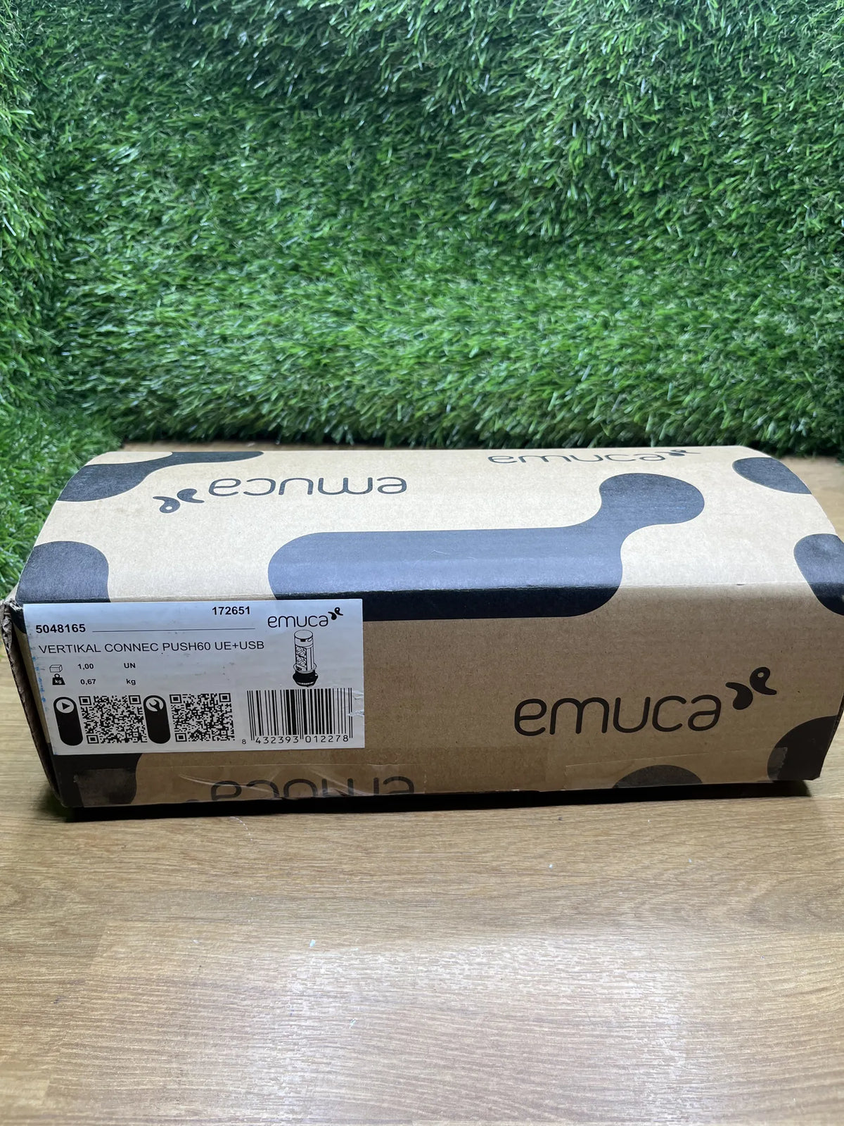 Regleta de 2 enchufes con 2 USB Emuca