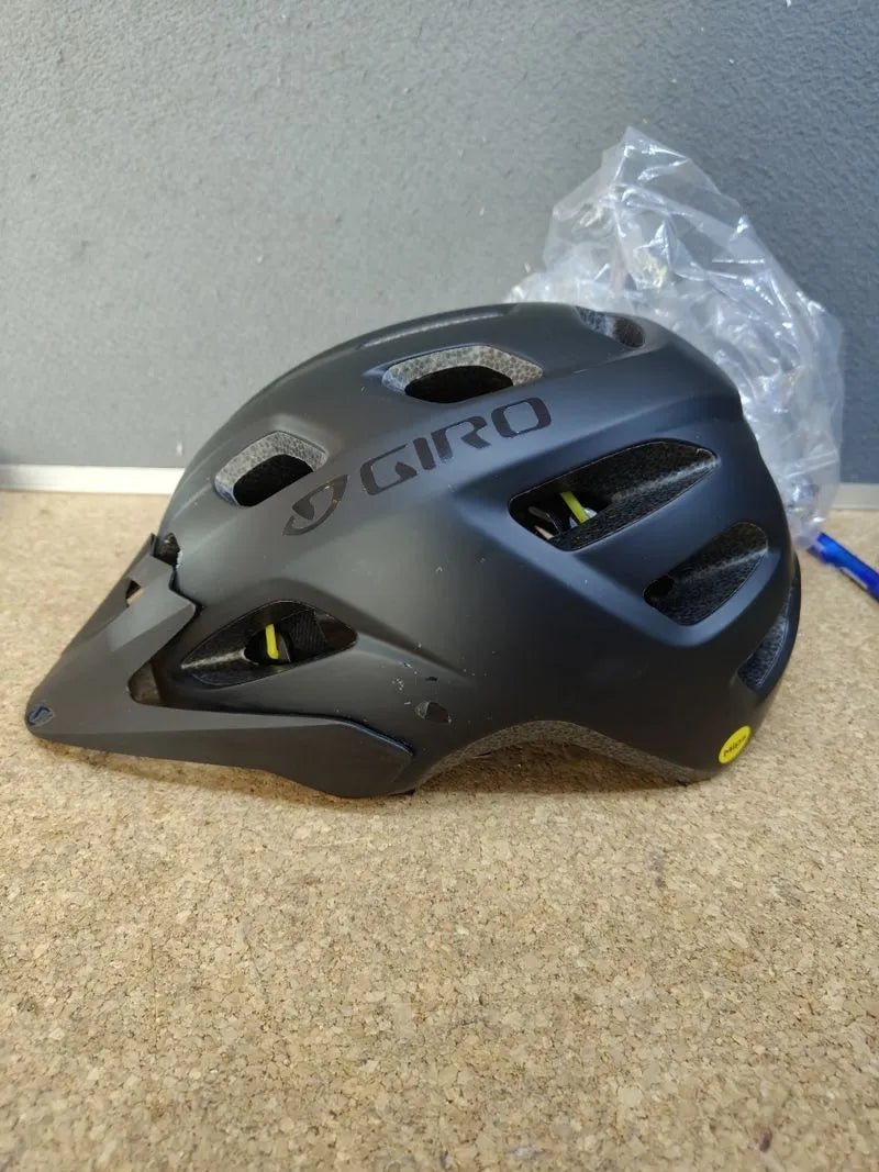Casco bicicleta giro