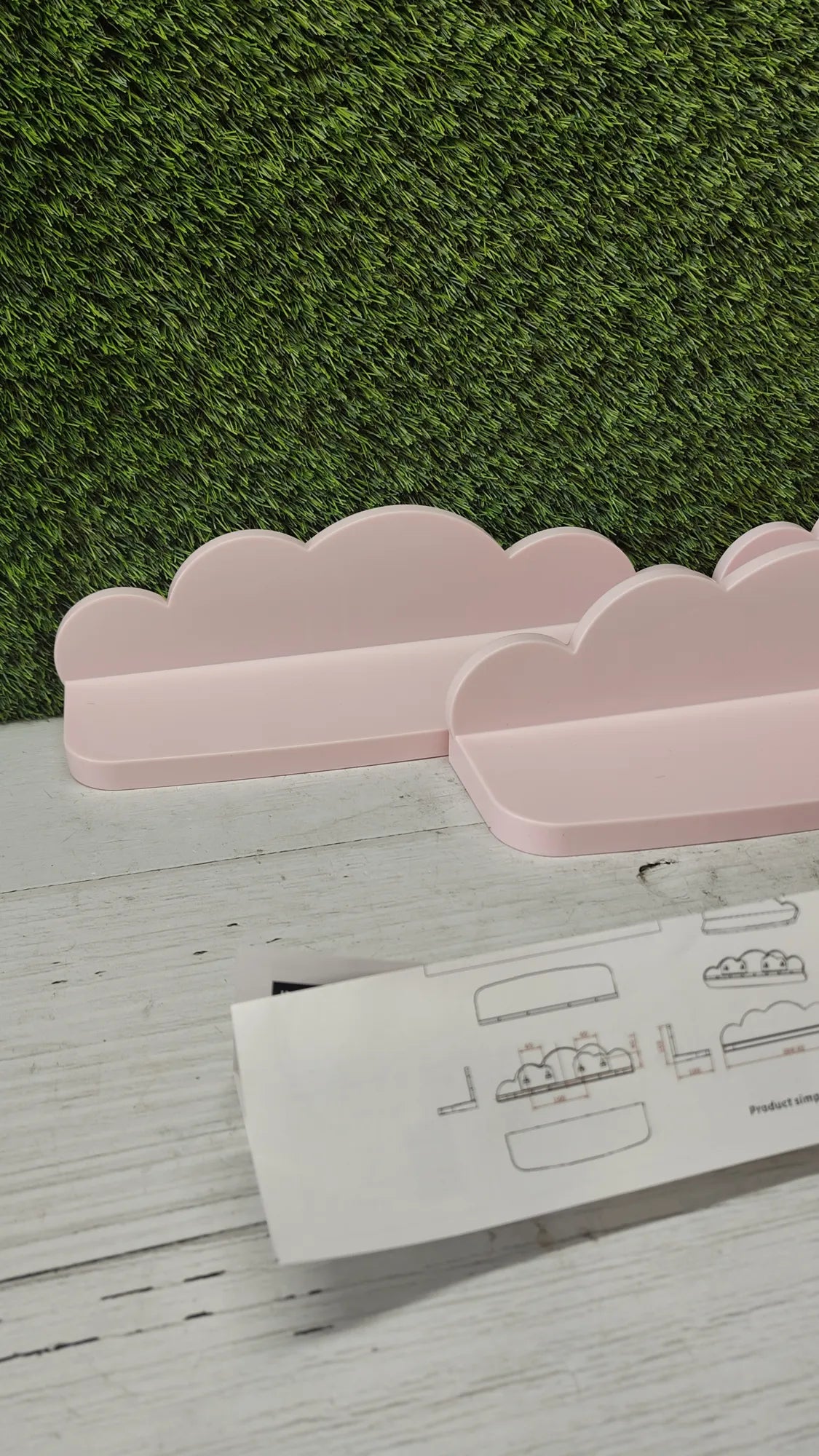 Estantería en forma de nube para habitación infantil