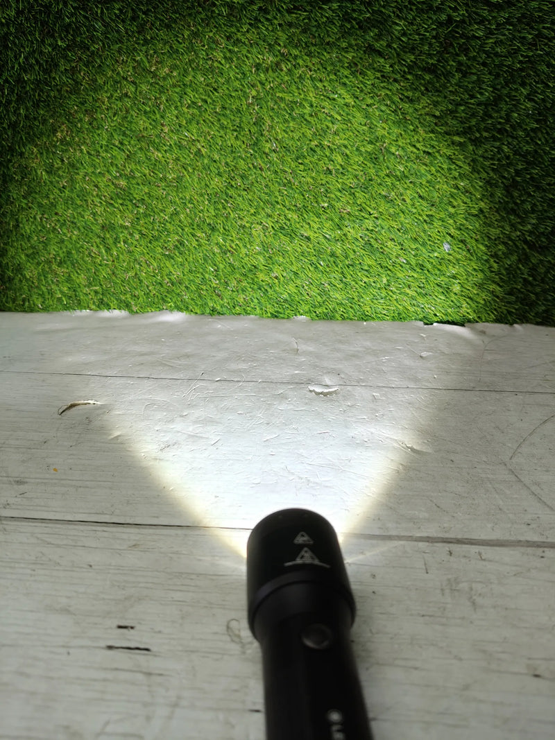 Linterna LED Recargable - LEDLENSER P7R CORE