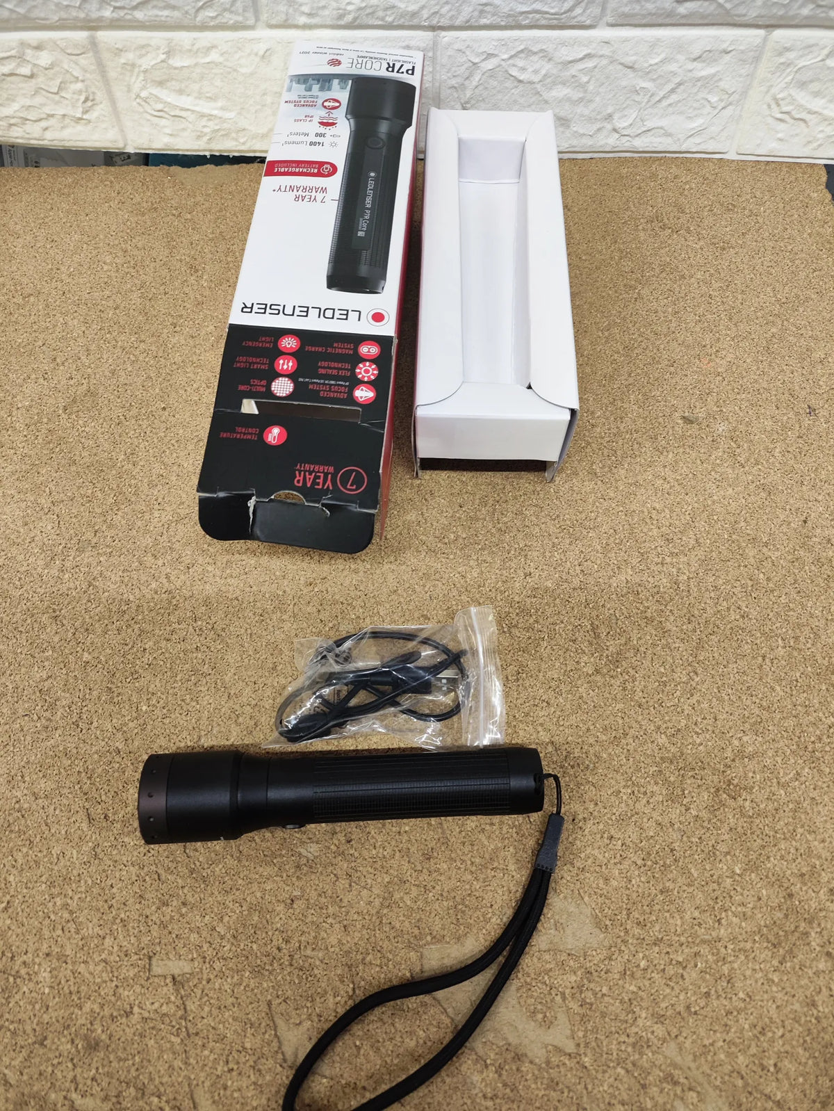 Linterna LED Recargable Ledlenser