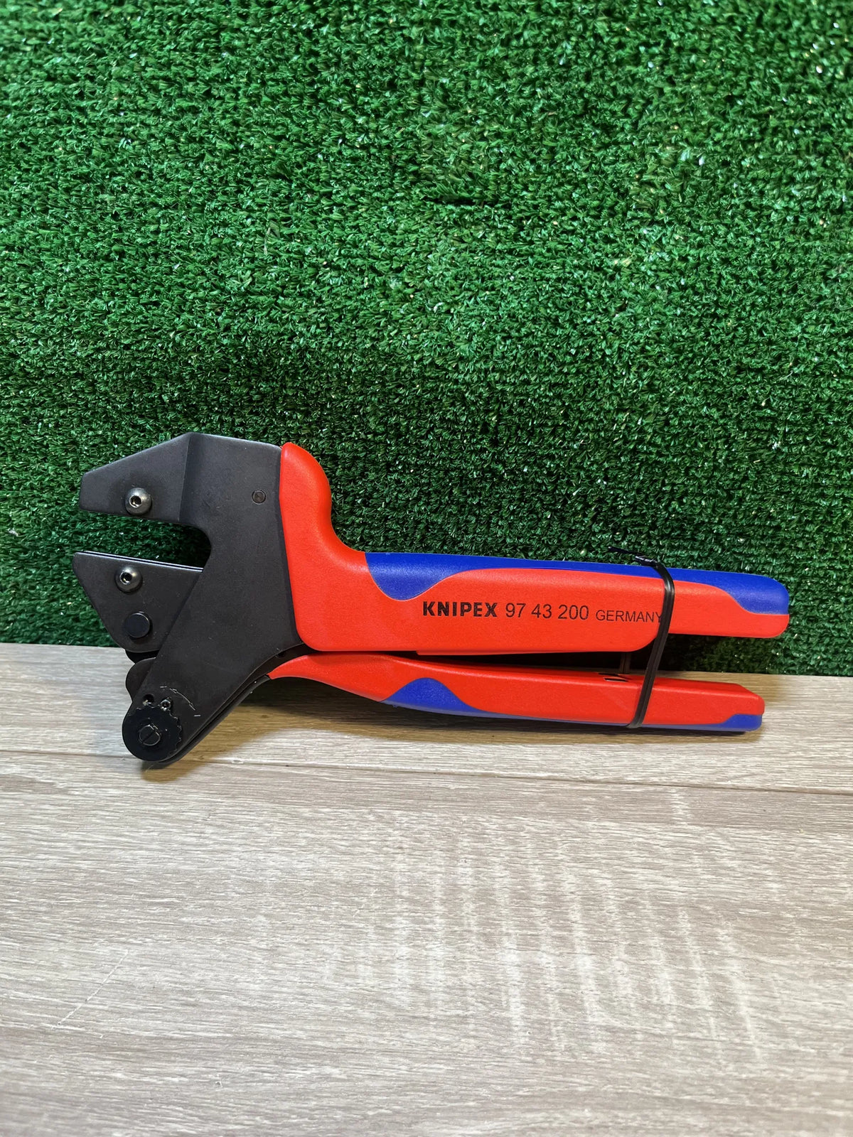 Sistema Master de alicates de engarzado con perfiles intercambiables Knipex