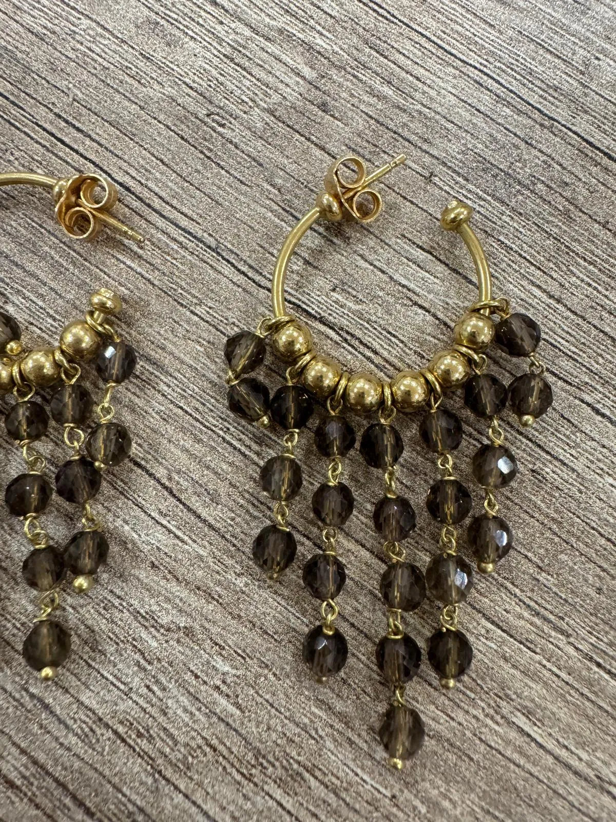Pendientes aro dorados con abalorios colgantes, mujer