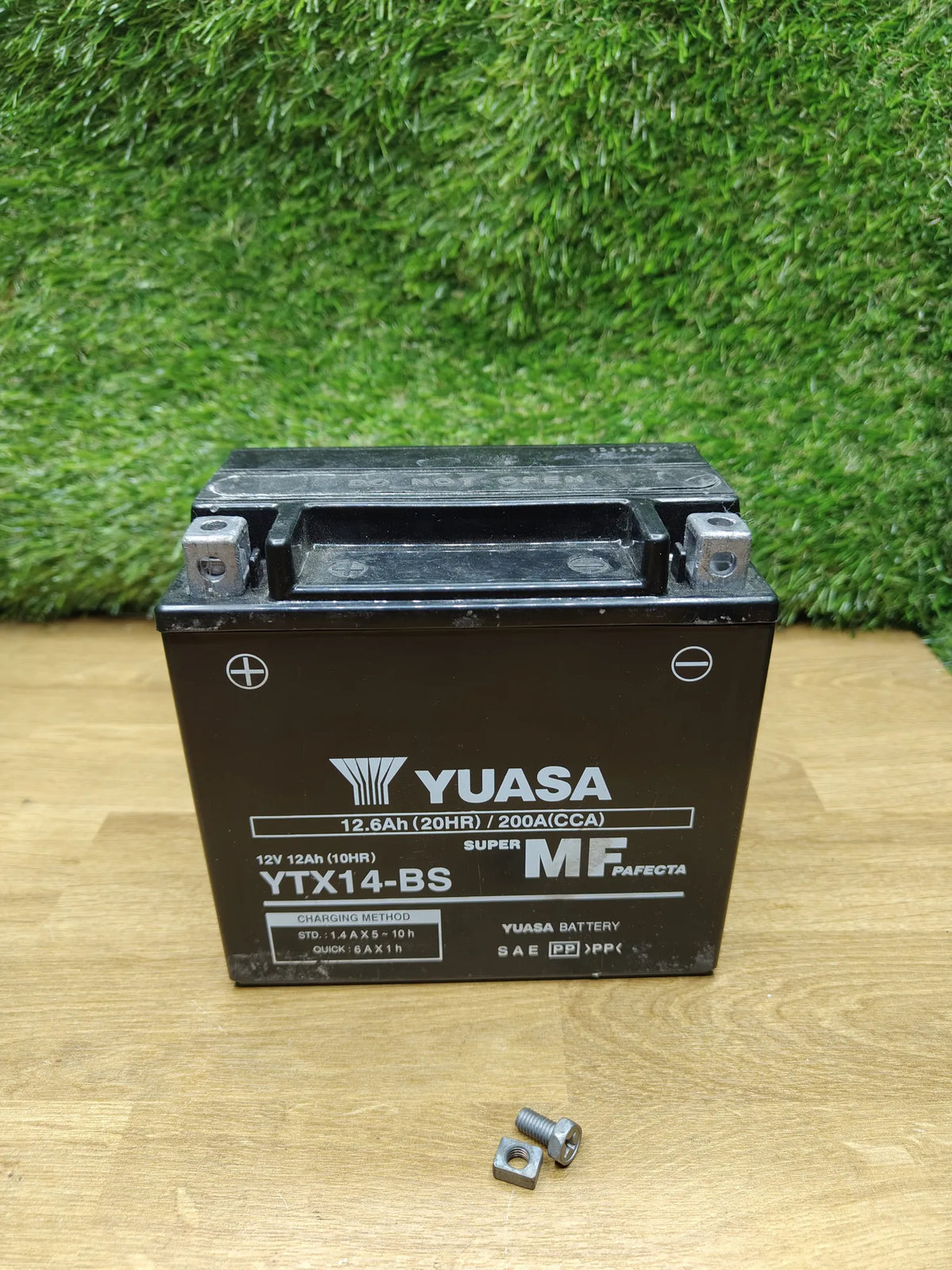 Batería para motocicleta YUASA