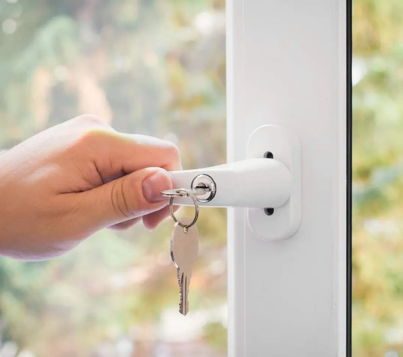 Juego de 4 pomos de puerta con llave - Kwmobile